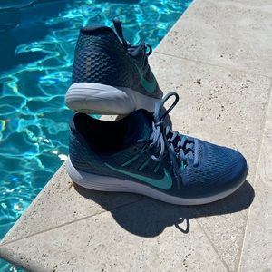 Nike Womens LunarGlide 8 AA8677 blue / teal Shoes Size US 8 like new!